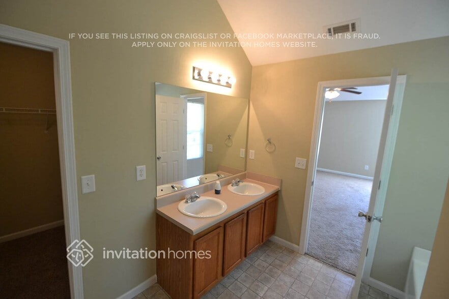 Building Photo - 10 Patterson Way