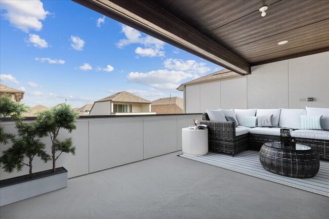 Building Photo - 8040 Ingram Dr