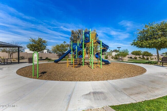 Building Photo - 6759 N 128th Dr