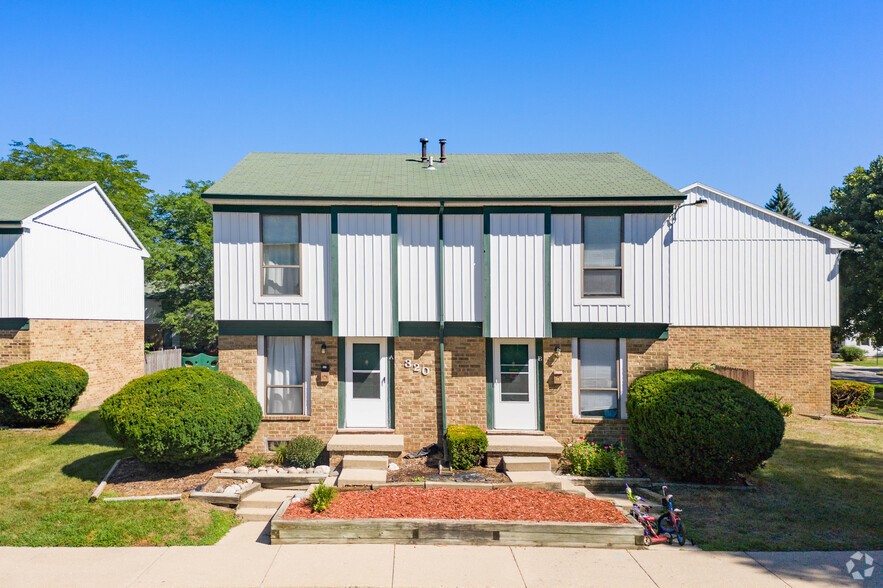 Primary Photo - Oak Tree Village Apartments