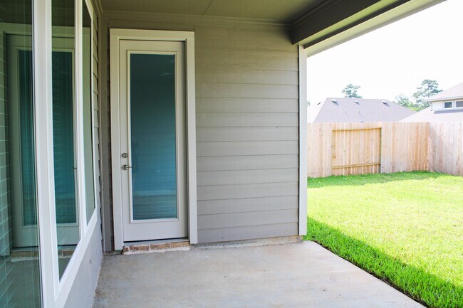 Building Photo - 15212 Tattle Crk Ln