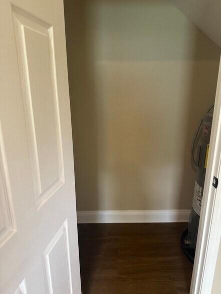 Building Photo - 2247 Parkin Rd