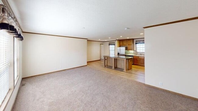 Building Photo - 140 American Ave