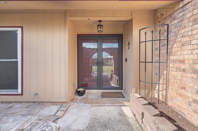 Building Photo - 6822 Rivulet
