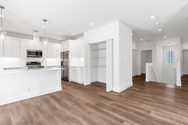 Building Photo - 211 Ocean Breeze