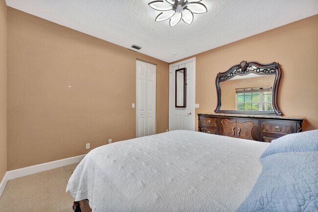 Building Photo - 546 NW 118th Terrace