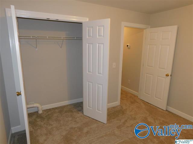 Building Photo - 113 Winding Trail