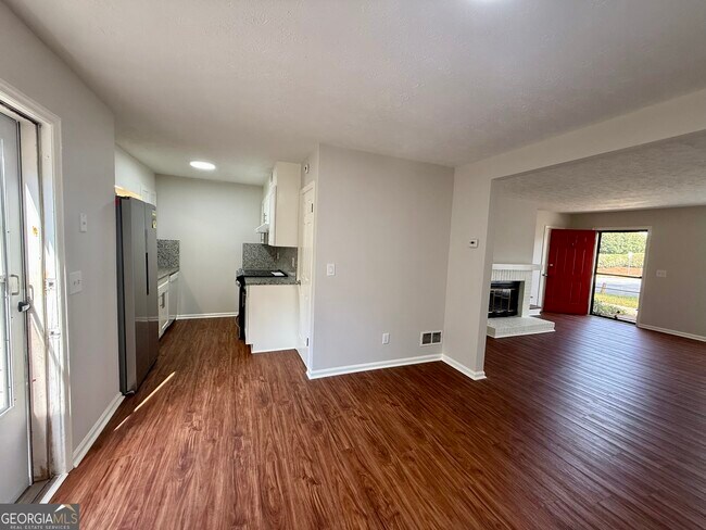 Building Photo - 151 Old Ferry Way