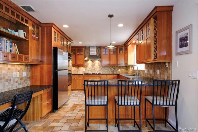 Building Photo - 38 Shadow Ln