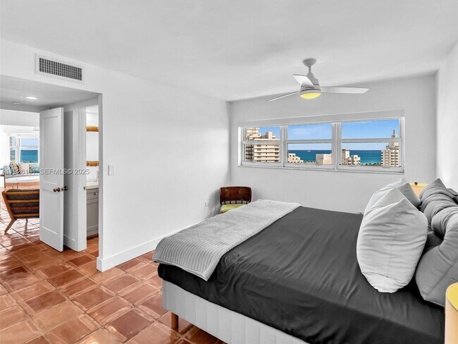 Building Photo - 1881 Washington Ave