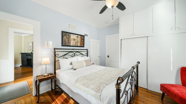 Building Photo - 14 Sanchez Ave