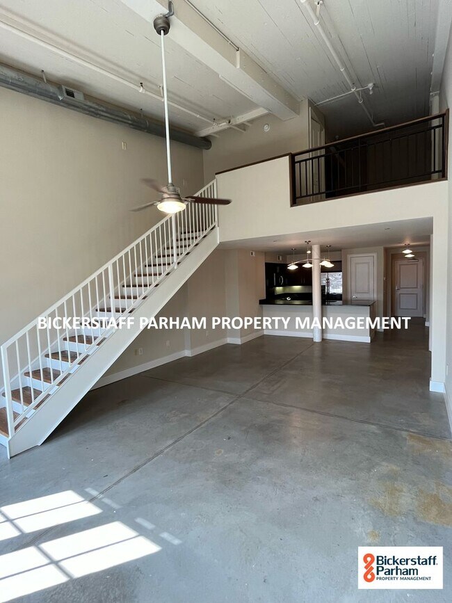 Building Photo - Welcome to Eagle and Phenix Condominiums!