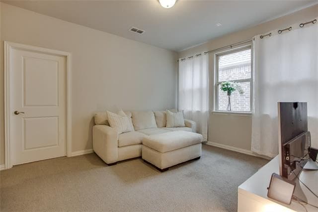 Building Photo - 612 Club Dr