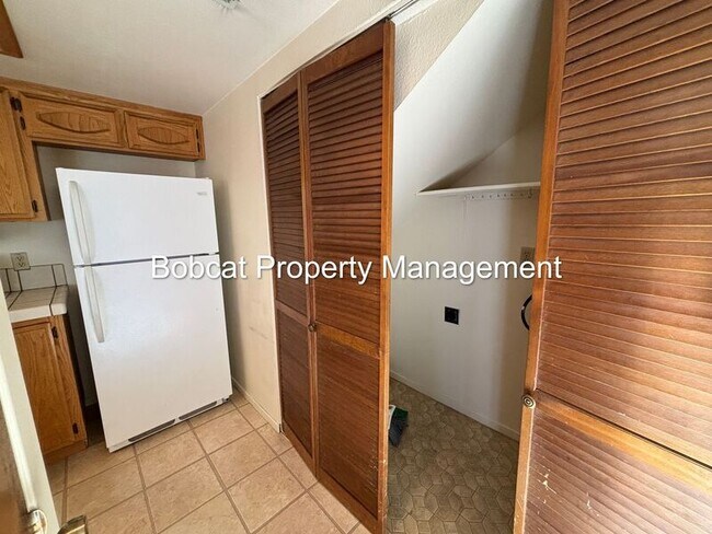 Building Photo - 1420 Douglas Ave