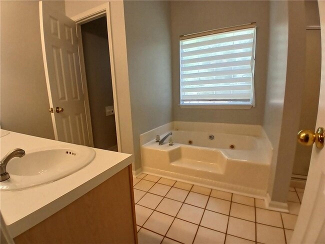 Building Photo - 3004 Dogwood Ln