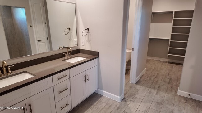 Building Photo - 150 Pinos Altos Trl