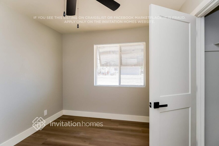 Building Photo - 856 E 9th Ave