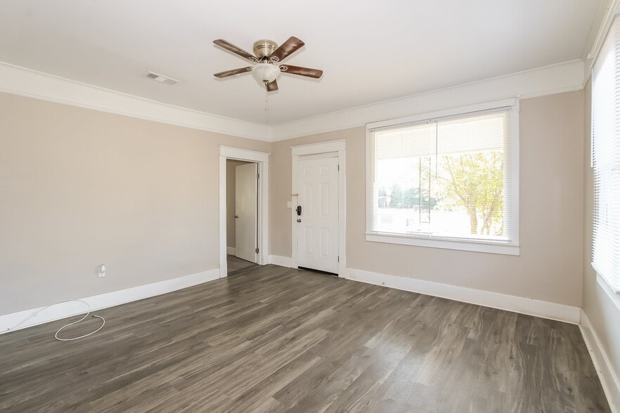 Building Photo - 1144 Beman St