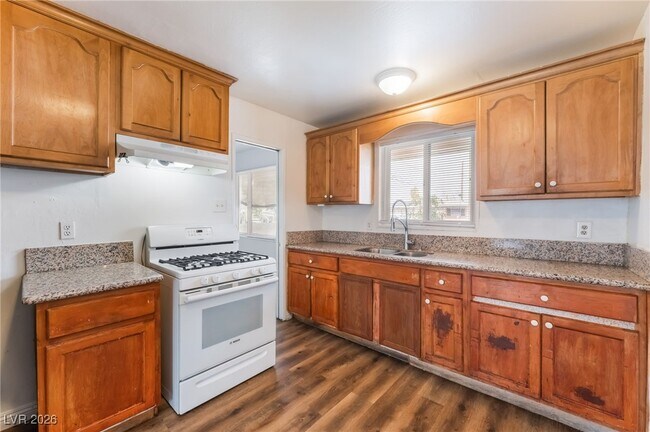 Building Photo - 1109 Tumbleweed Ave