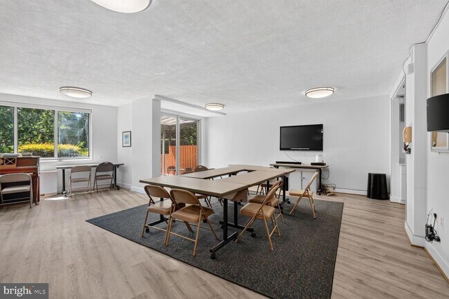 Building Photo - 10500 ROCKVILLE PIK