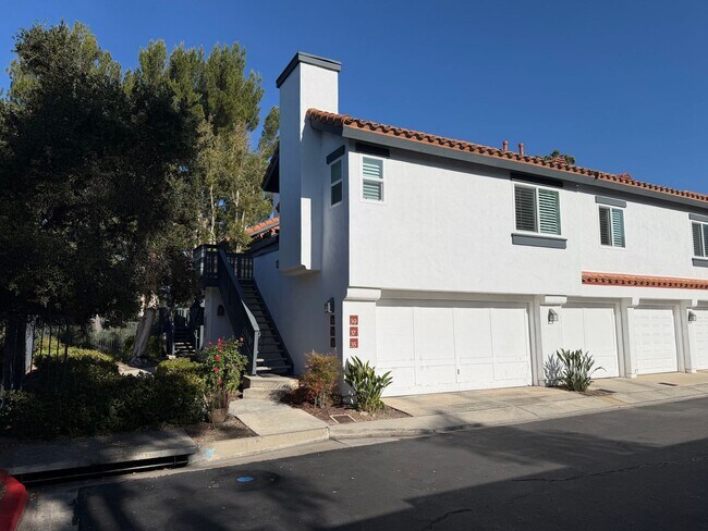 Building Photo - Very Private Carriage Unit Available Now!