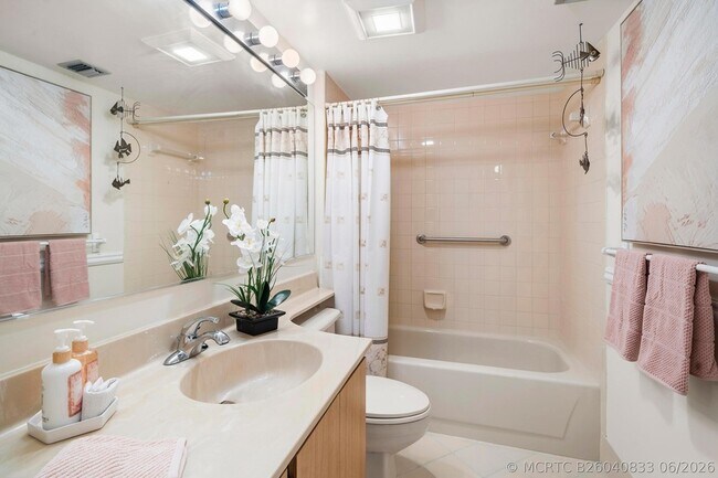 Building Photo - 601 Seafarer Cir