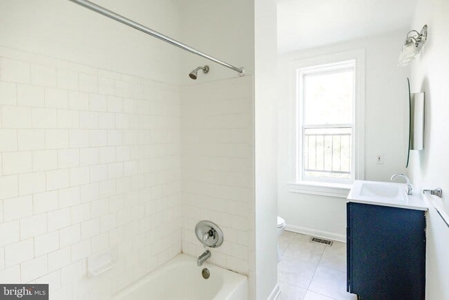Building Photo - 1047 Hollins St