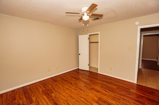Building Photo - 4133 NE Stallings Dr