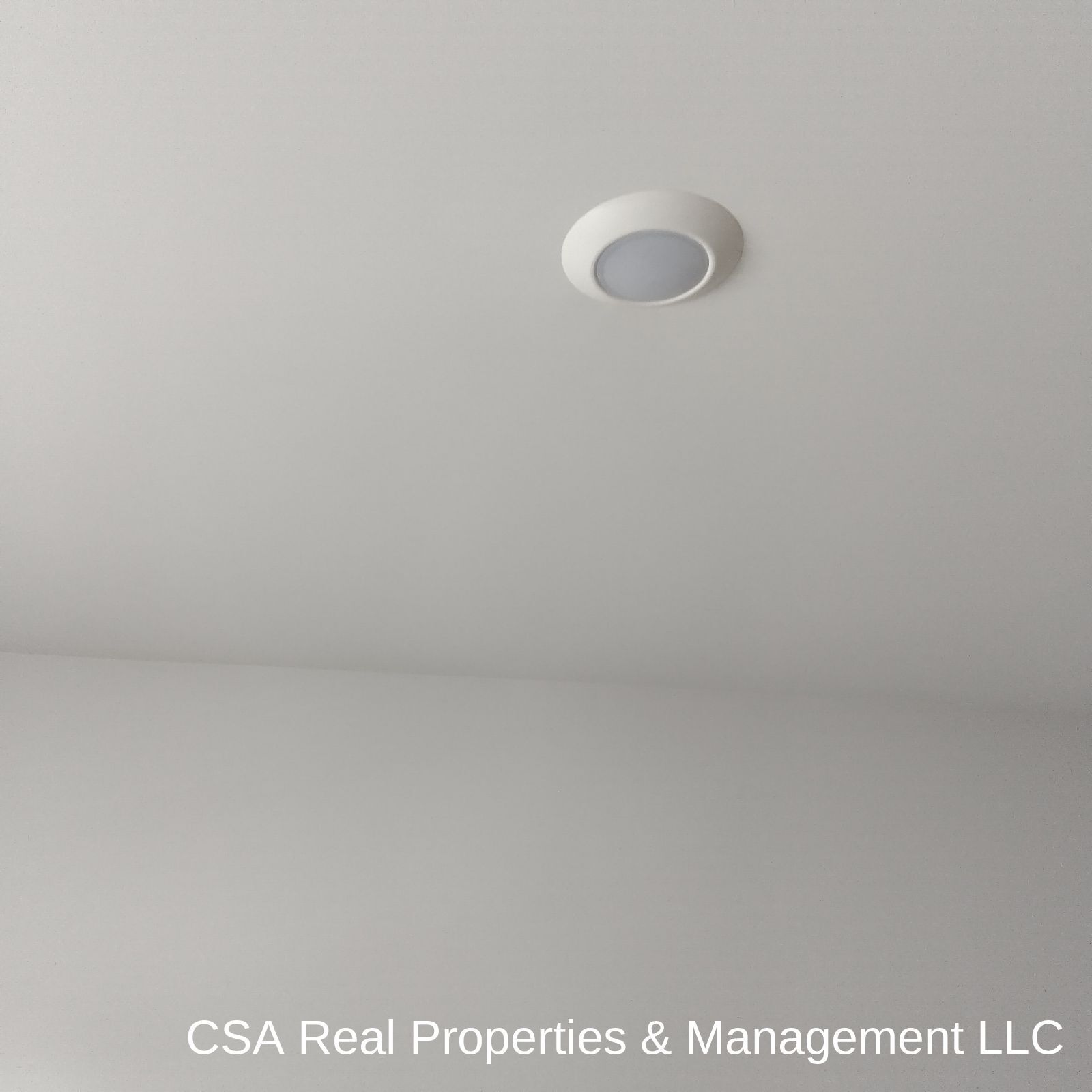 Building Photo - 8240 Bluewater Dr