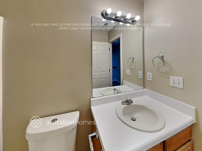 Building Photo - 3262 Ashgrove Ln SW