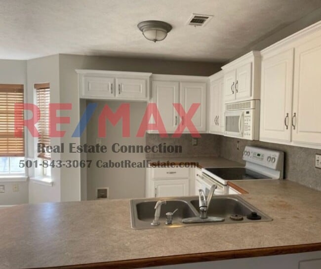 Building Photo - Sorry No Smoking and Pets Permitted with R...
