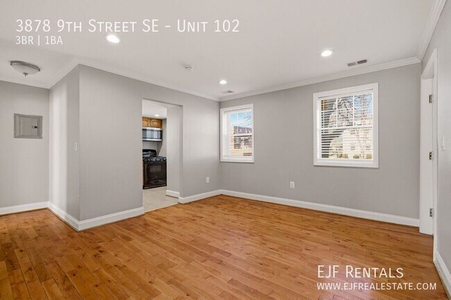 Building Photo - 3878 9th St SE