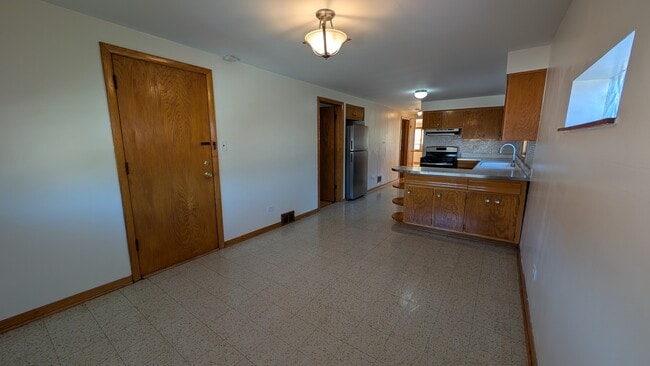 Building Photo - 4346 S Karlov Ave