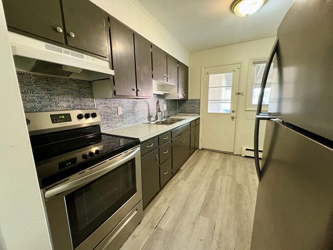 Building Photo - 2 Bedroom 1 Bathroom in Elizabethtown w/La...