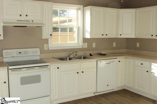Building Photo - 26 Seaside Ln