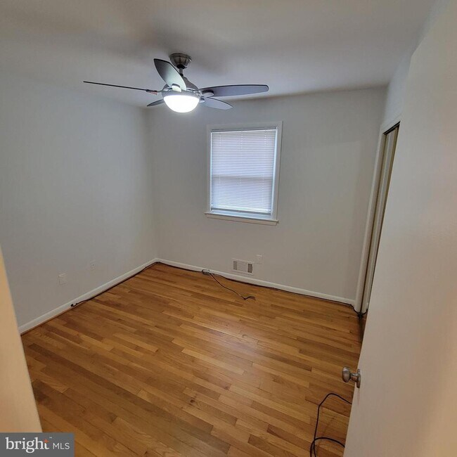 Building Photo - 18320 Metz Dr