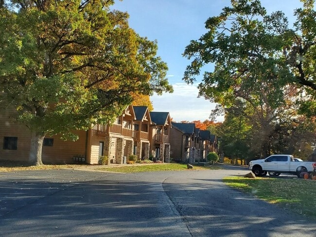 Building Photo - 2643 IL-178