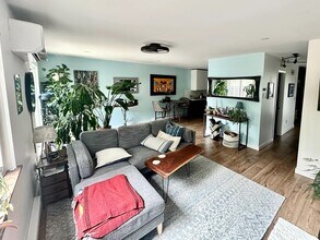 Building Photo - 1894 Centaur Cir
