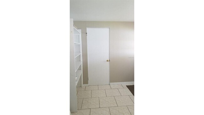 Building Photo - 1600 Cardinal Ln
