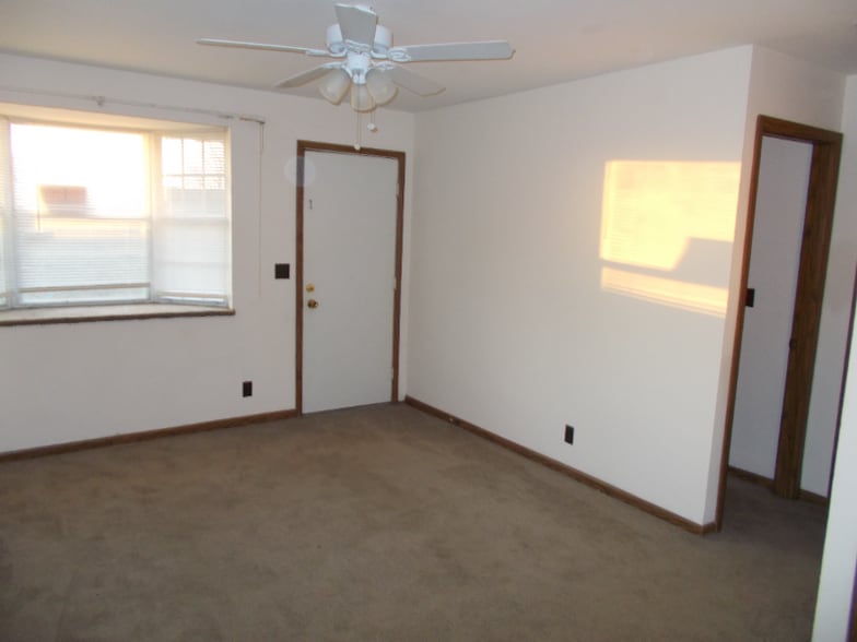 Building Photo - 3262 8th St