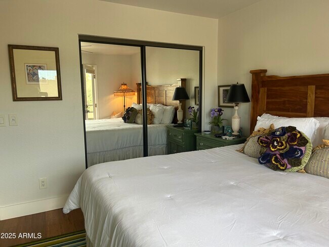 Building Photo - 7760 E Gainey Ranch Rd