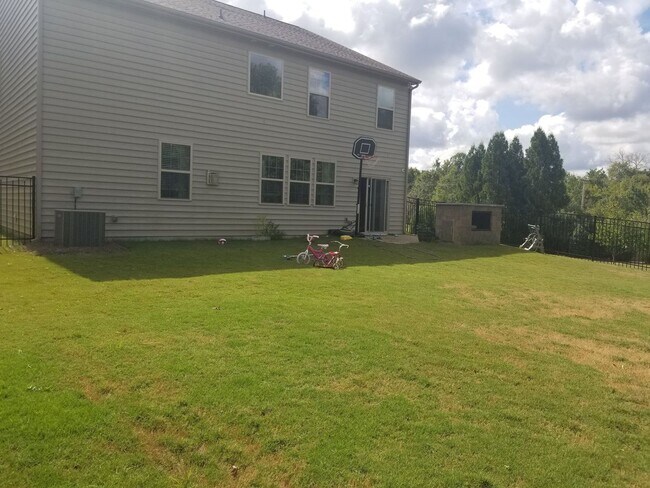 Building Photo - Coming Soon! 5BR/4.5BA | Newly Renovated Single Family Home | In Cortona!