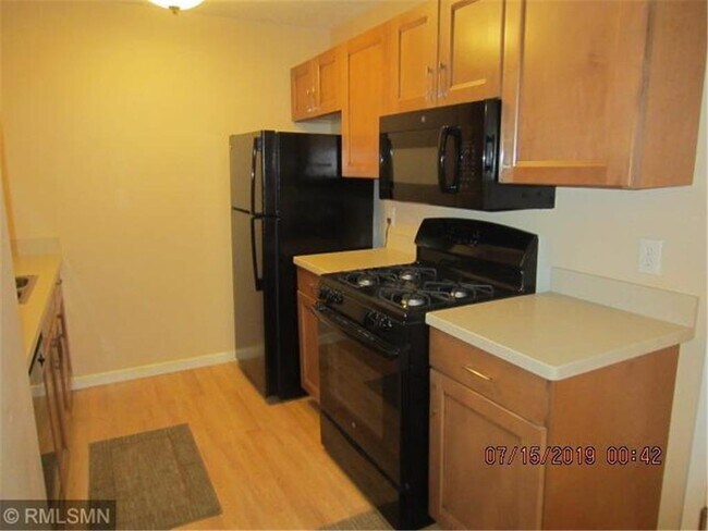 Building Photo - 1601 N Innsbruck Dr