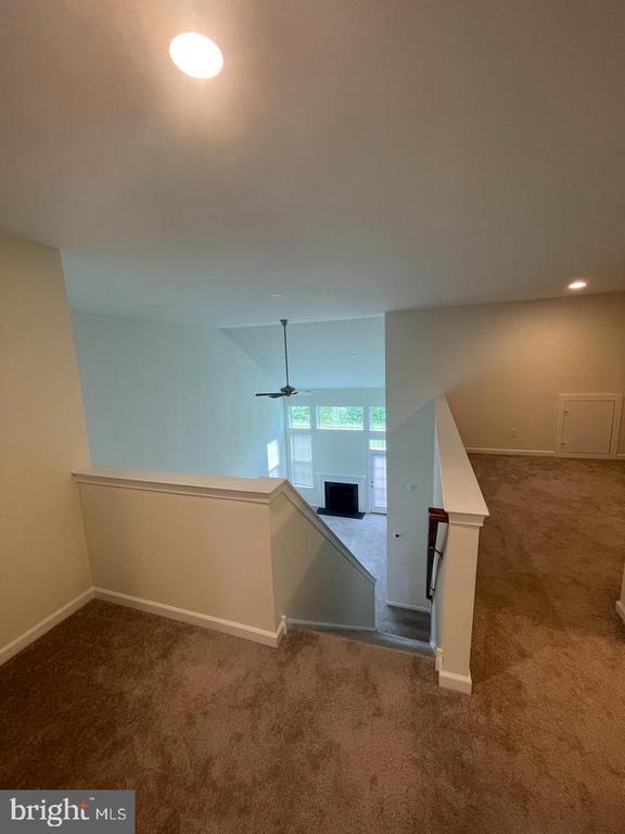 Building Photo - 516 Gray Feather Way