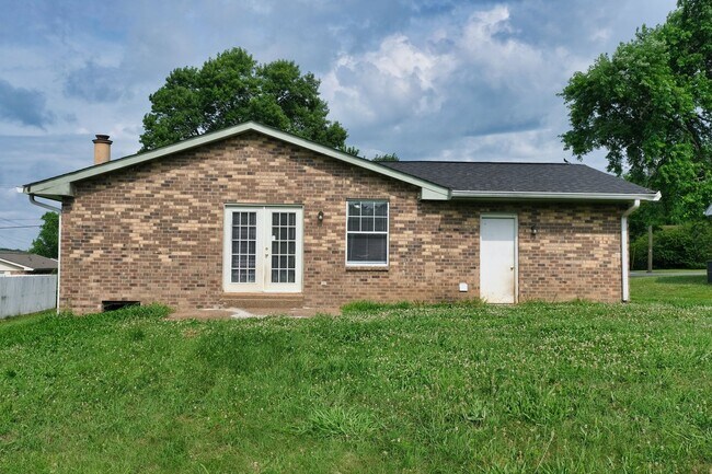Building Photo - 104 Walnut Crest Dr