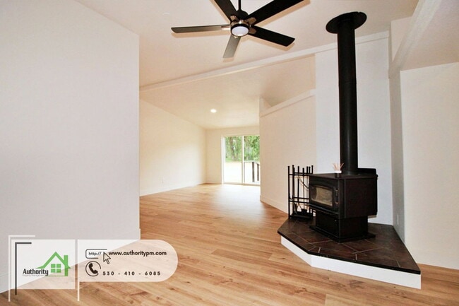 Building Photo - 22190 Vallotton Ln
