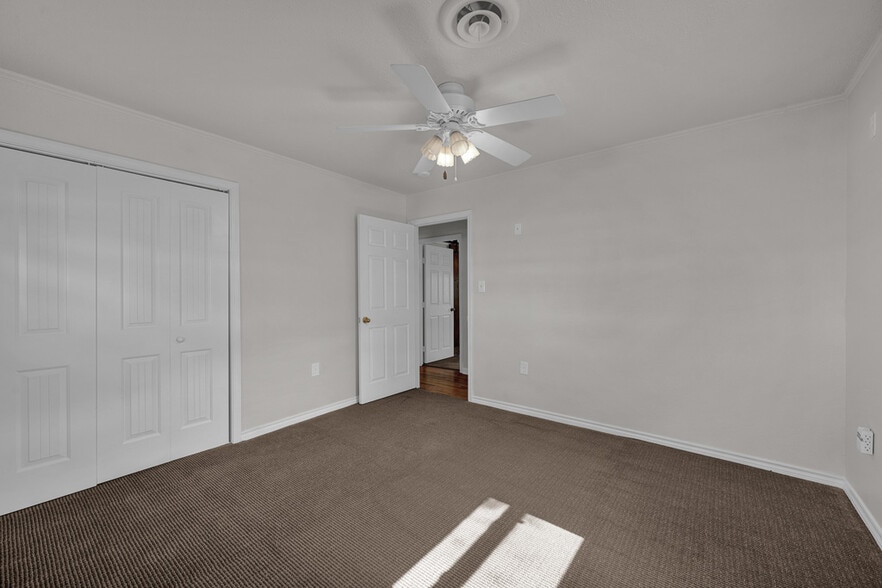 Building Photo - 403 Palo Duro Dr