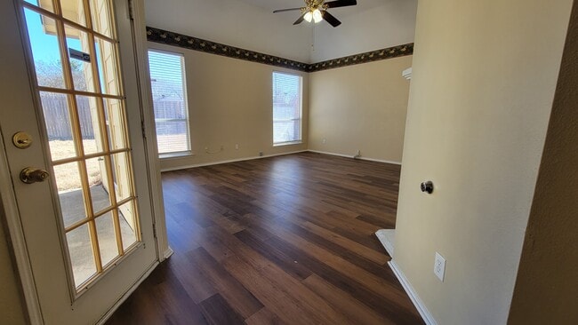 Building Photo - 1606 Jennifer Dr