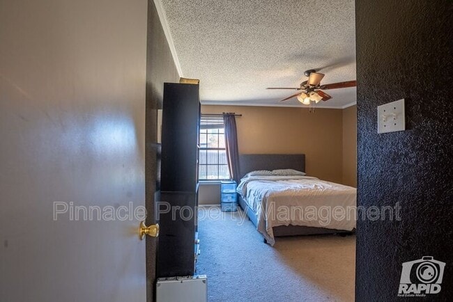 Building Photo - 1204 June