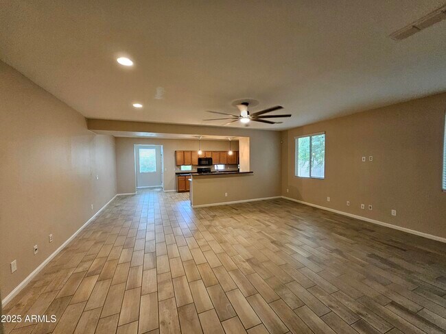 Building Photo - 7836 W Rock Springs Dr